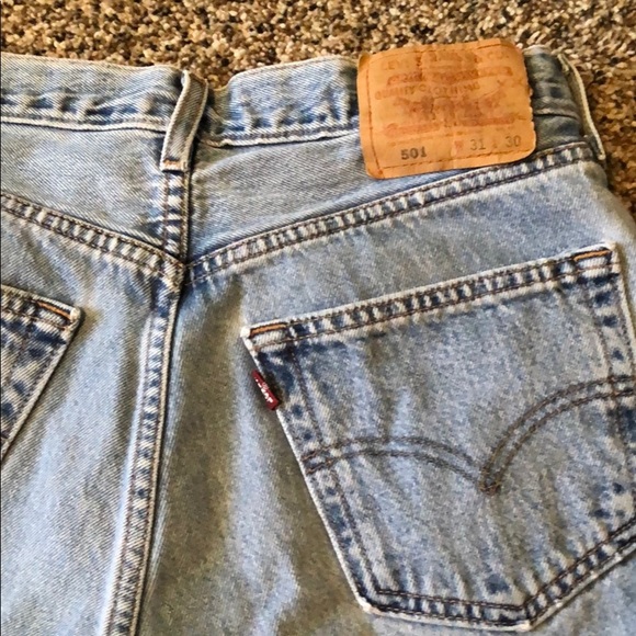 Levi Shorts - Picture 4 of 6
